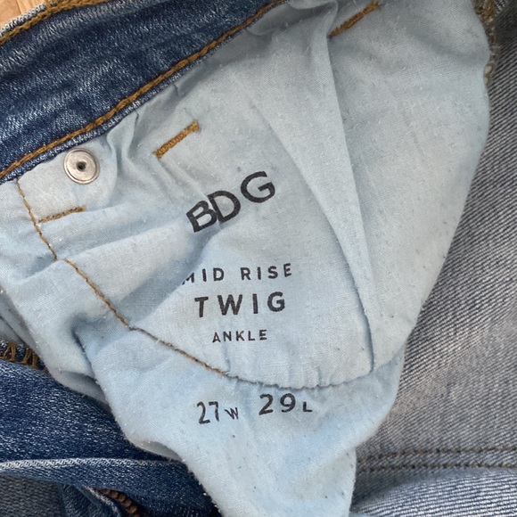 BDG Mid Rise Ripped Skinny Jeans - Picture 3 of 4